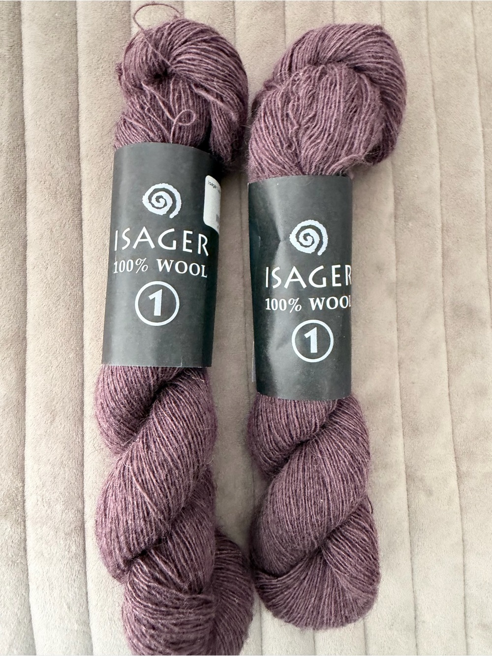Isager 100% Wool Yarn - Plum